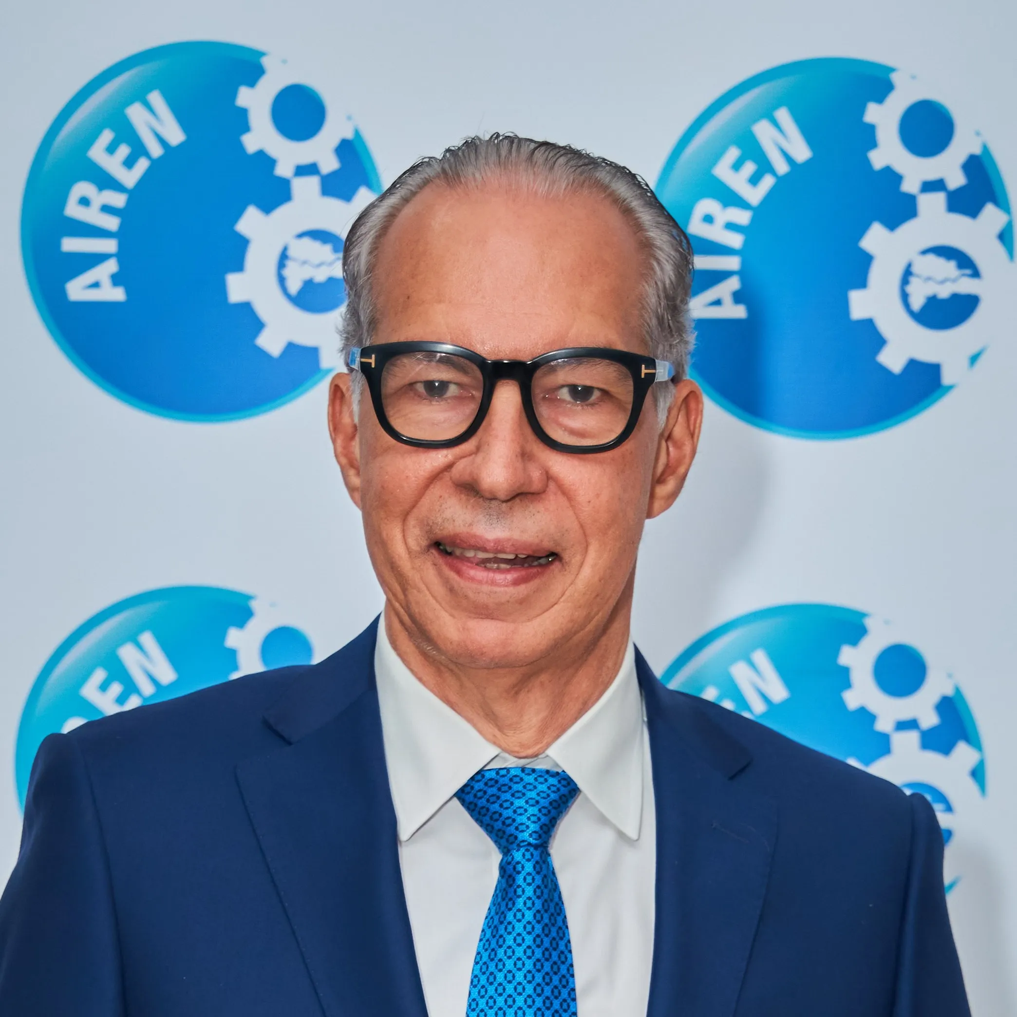 Oliverio Espaillat 3er. Vicepresidente.  ESPALSA